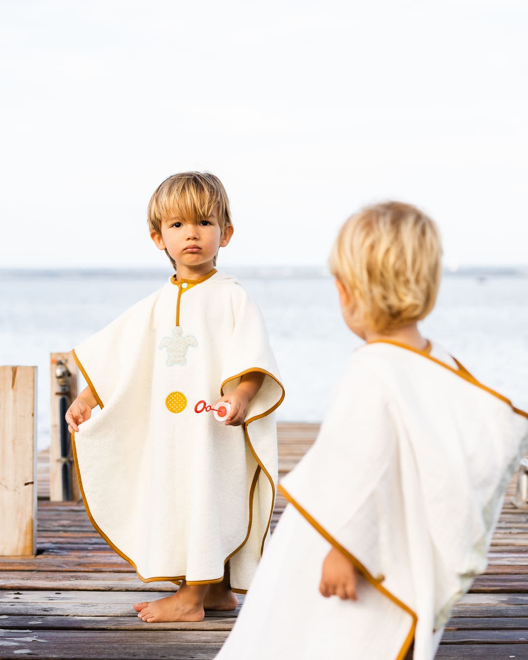 Le poncho de bain Tortue